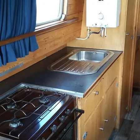 House Boat - Soal - Úszó hotel *